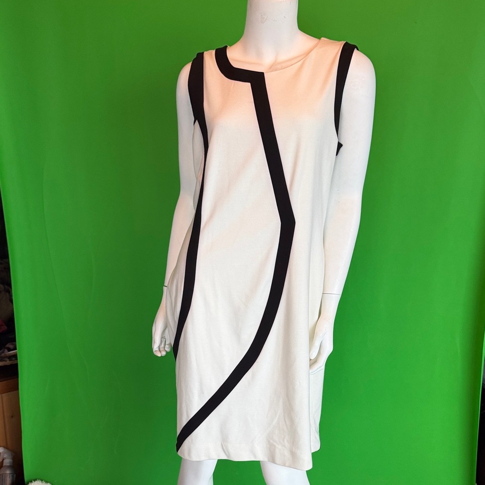 Calvin Klein Elegant Black and White Sleeveless Dress